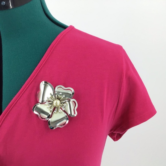 Vintage Flower Brooch and Clip-On Earring Set - Picture 4 of 16